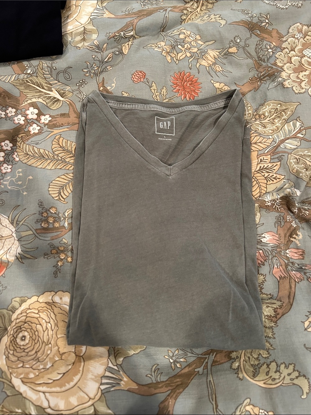 GAP Men's Short-Sleeve V-Neck Tees - 2 Black, Olive, Charcoal, Navy - Picture 3 of 7